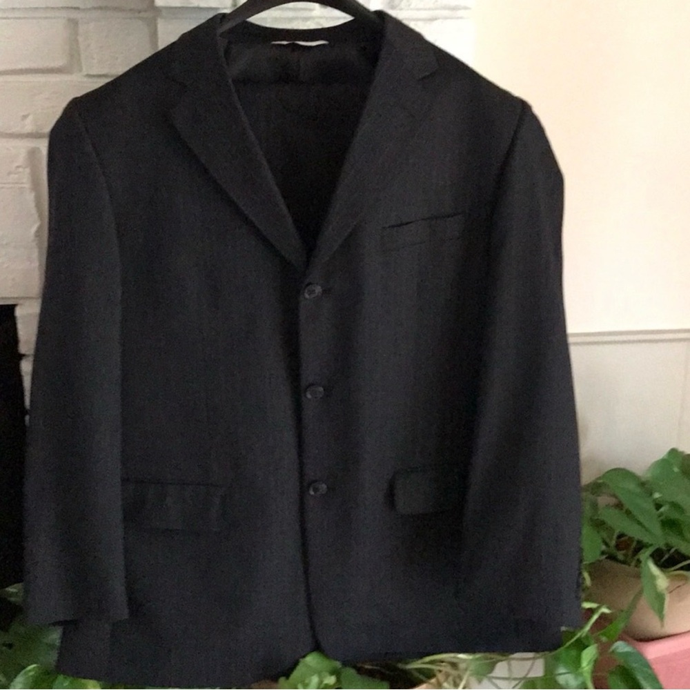Men’s striped pantsuit!